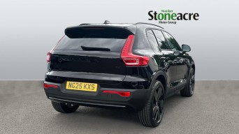 Volvo XC40 2.0 B4 MHEV Ultra Black Edition DCT Auto Euro 6 (s/s) 5dr NG25KXS Image 2