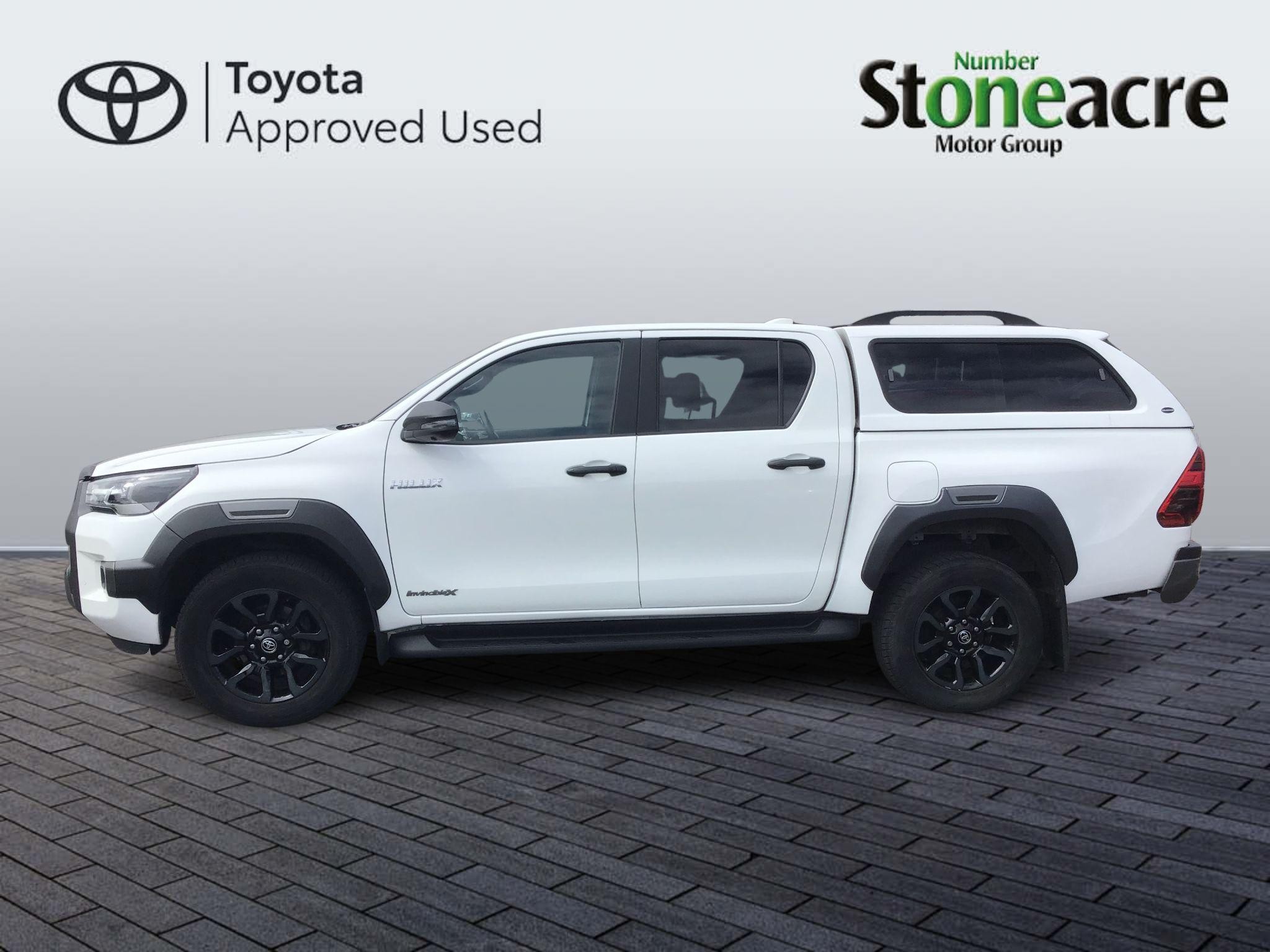 Toyota Hilux Image 8