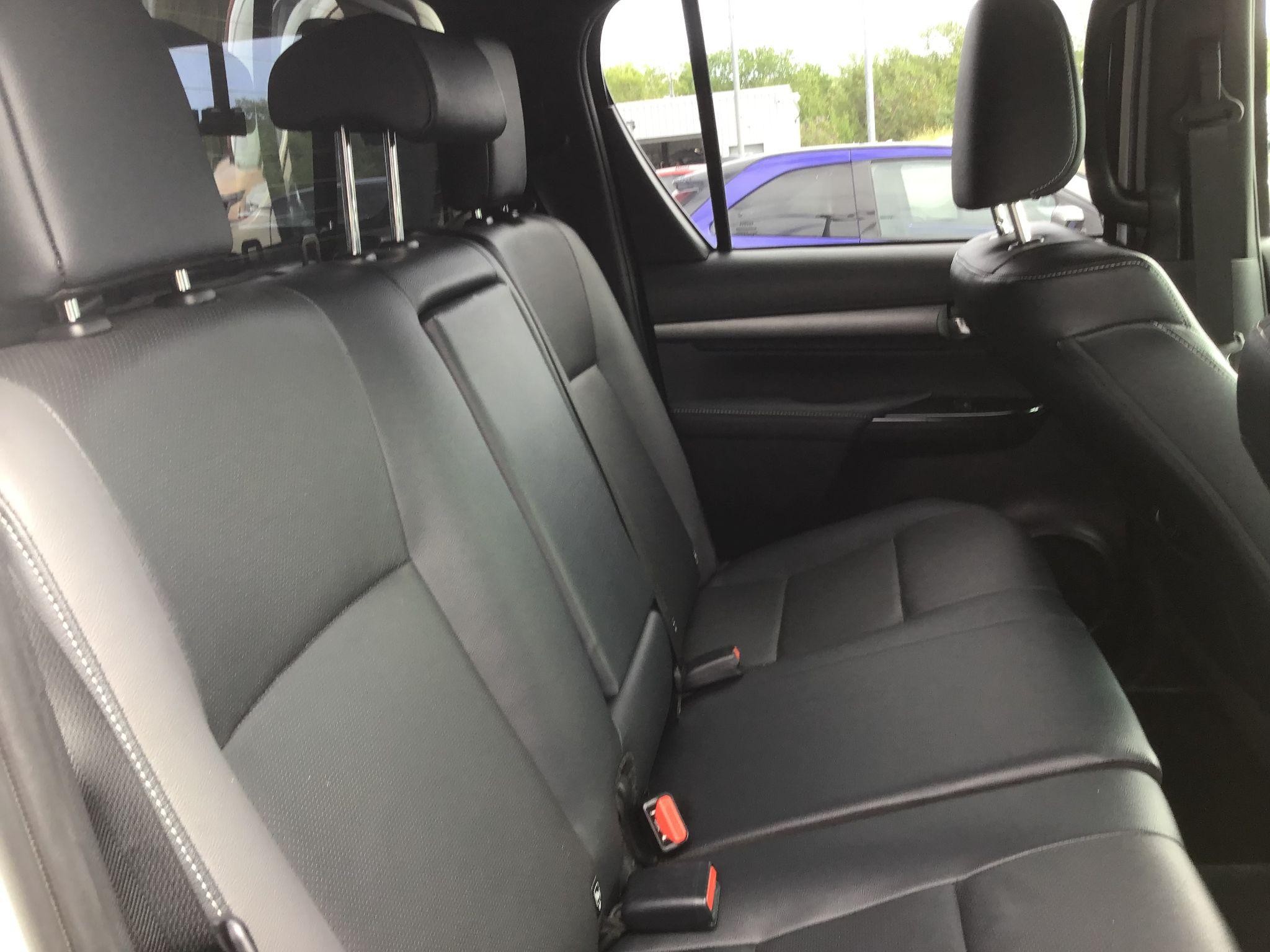 Toyota Hilux Image 19