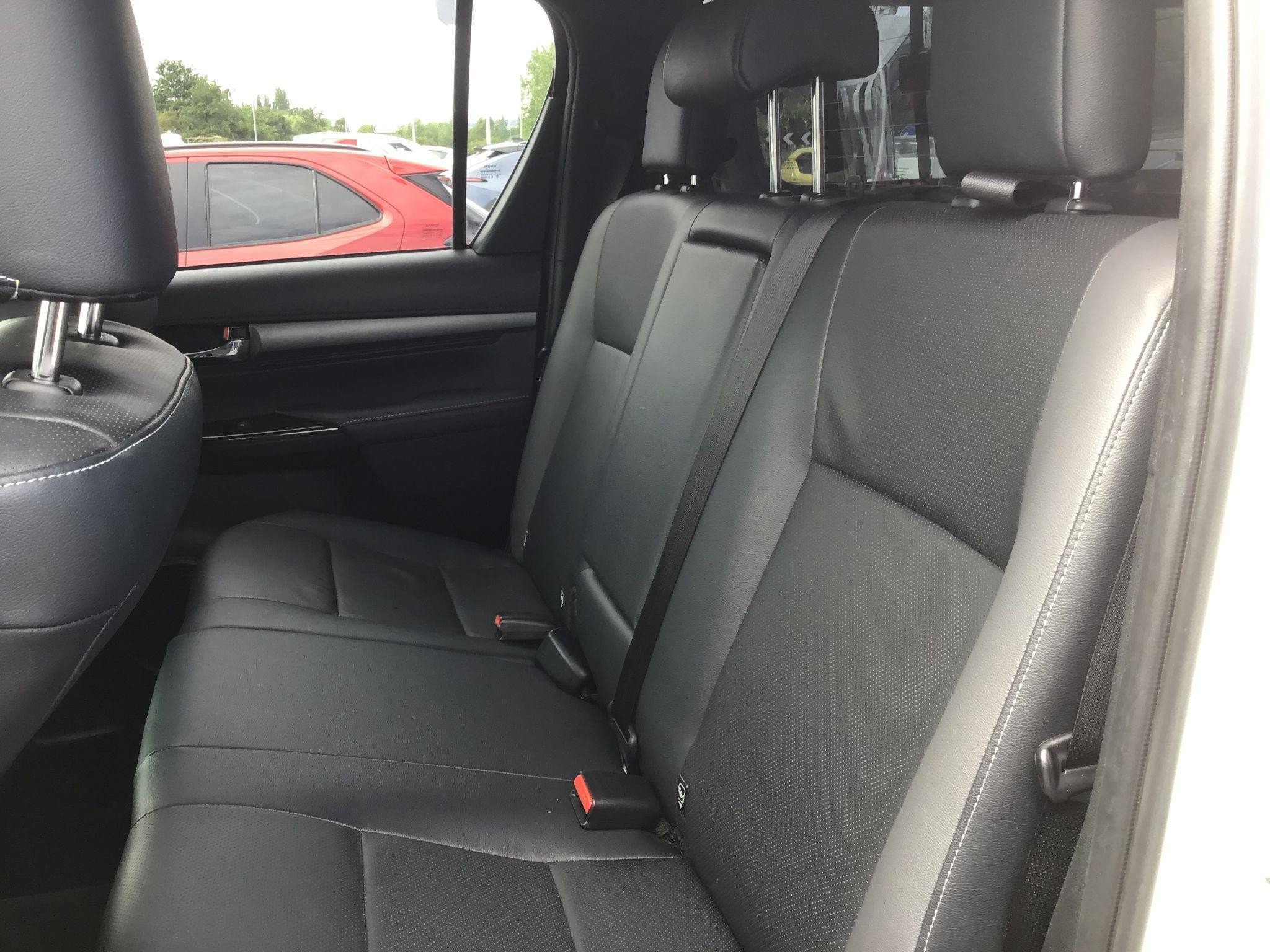 Toyota Hilux Image 20