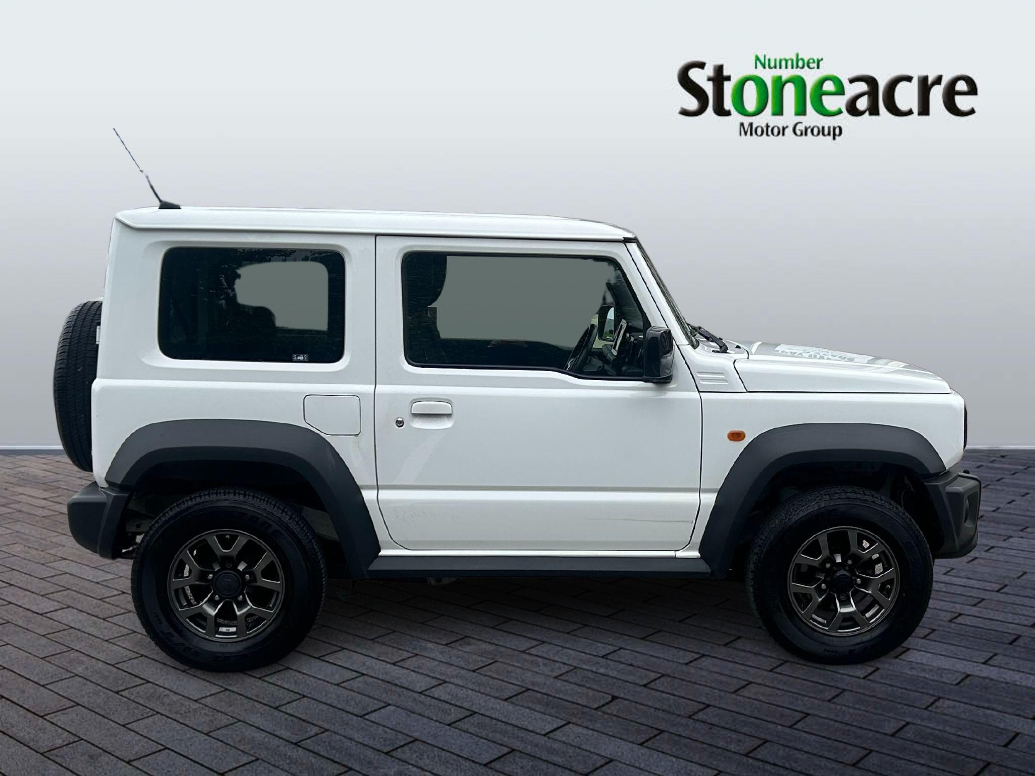 Suzuki Jimny Image 2