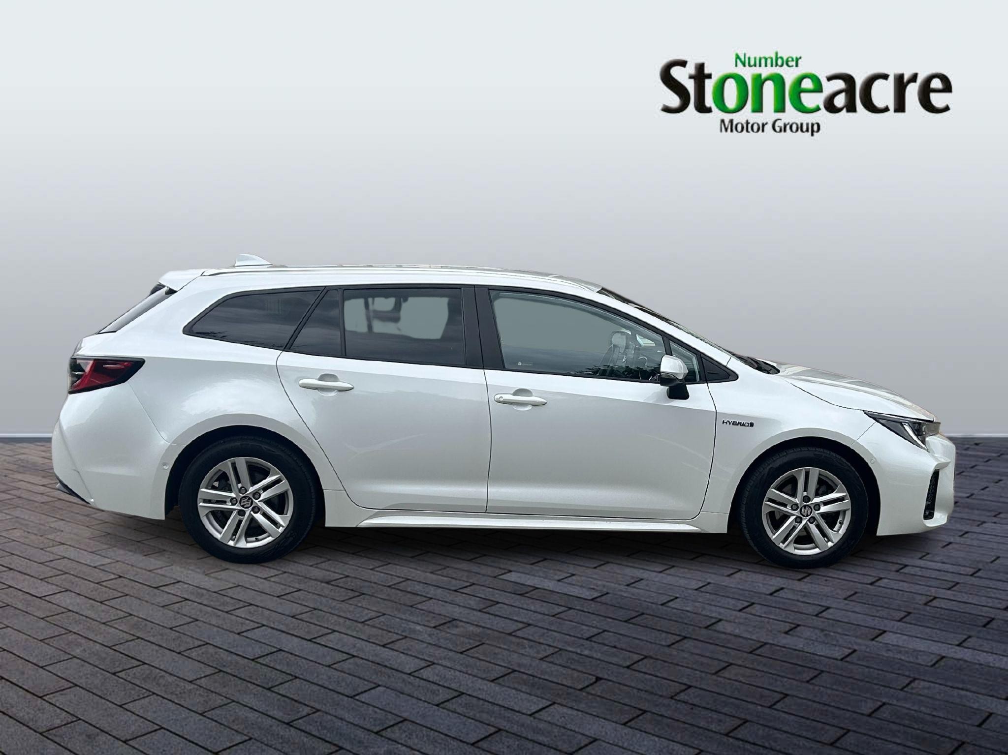 Suzuki Swace Image 2