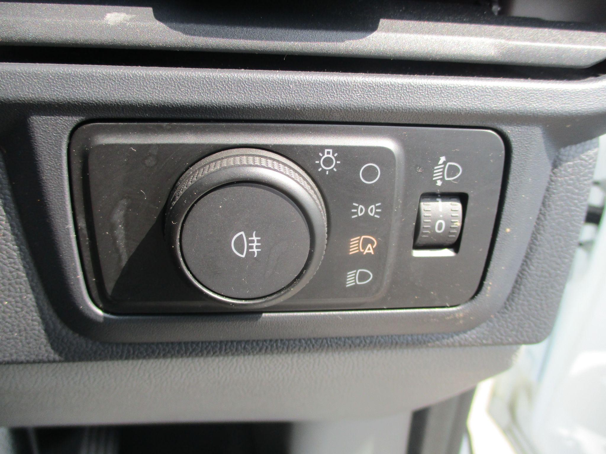 Ford Transit Custom Image 11
