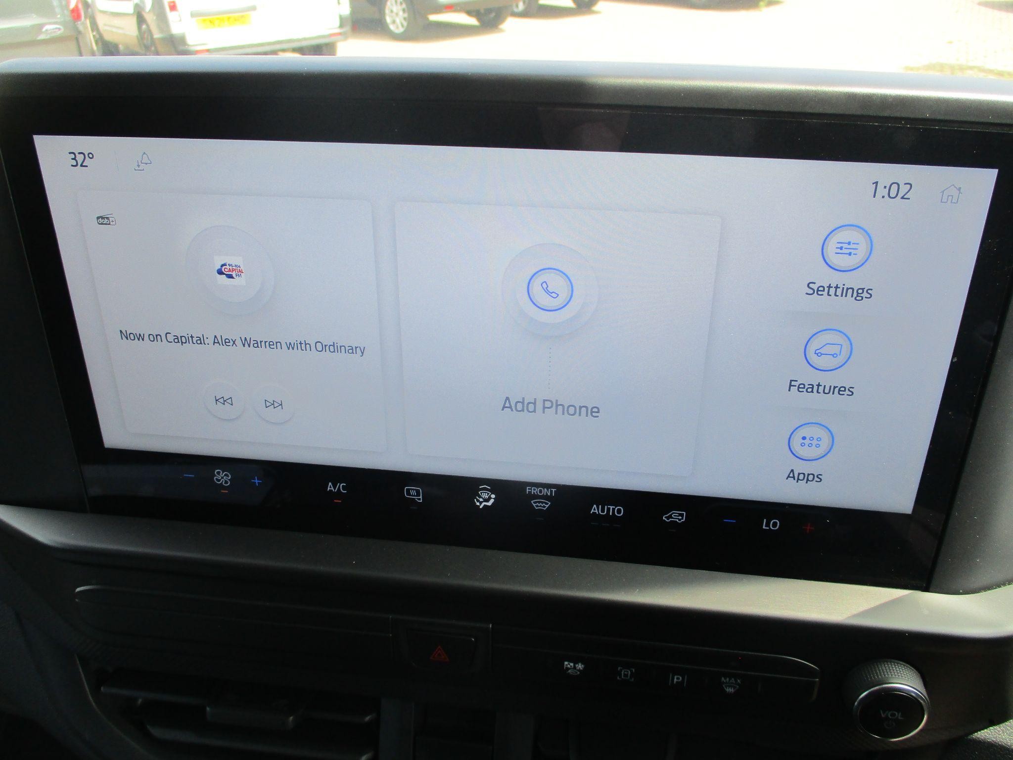 Ford Transit Custom Image 13