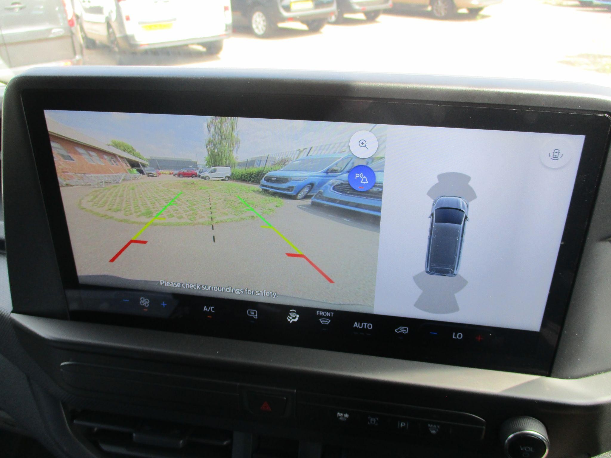 Ford Transit Custom Image 14