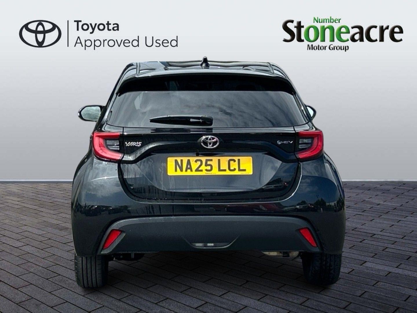 Toyota Yaris Image 6