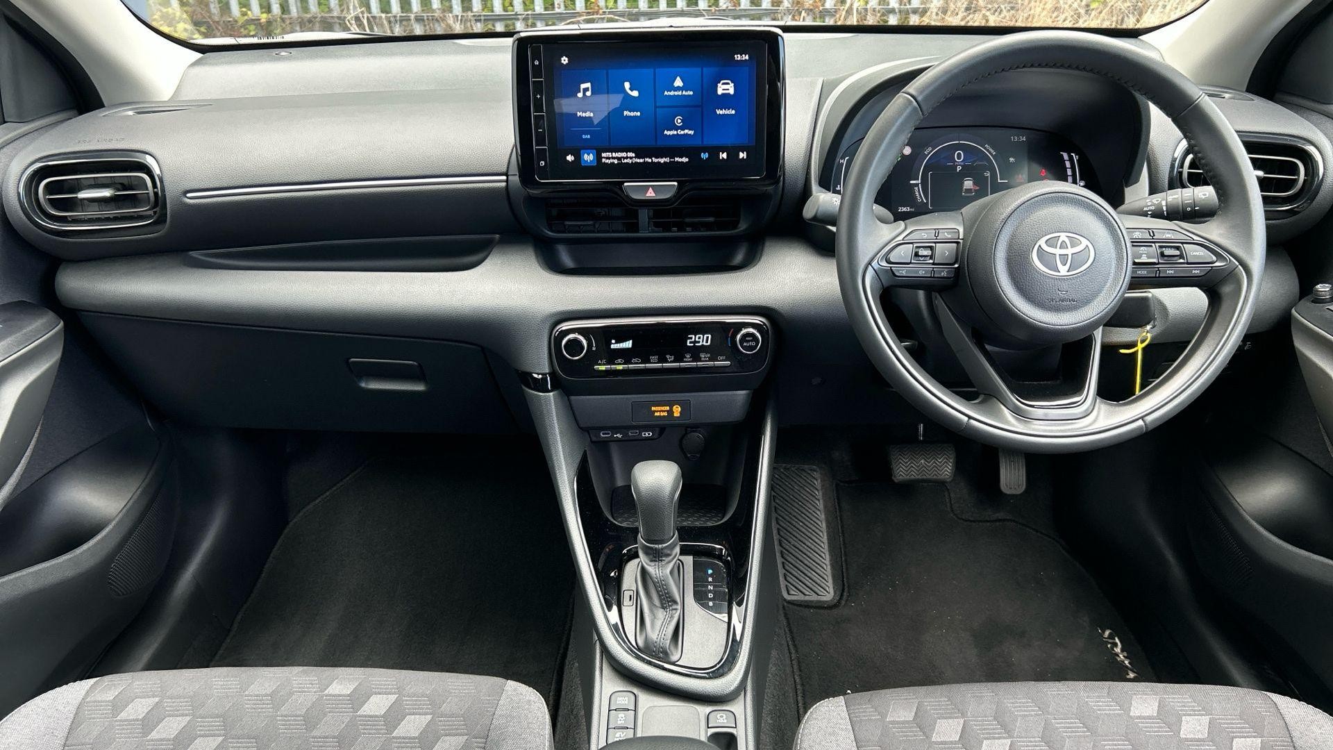 Toyota Yaris Image 11