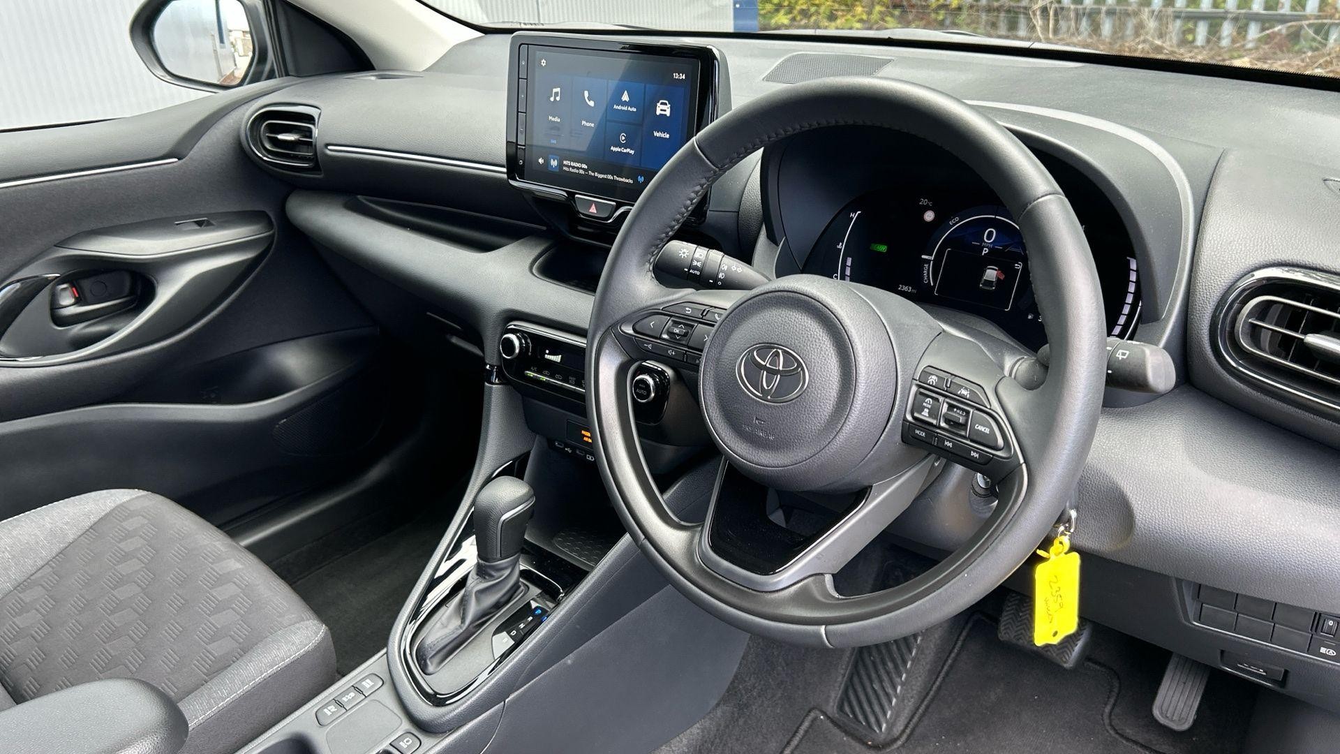 Toyota Yaris Image 12