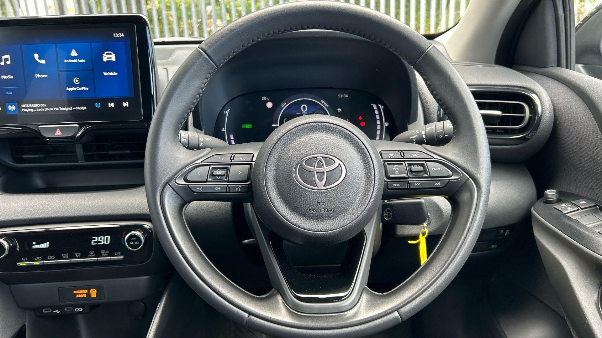 Toyota Yaris Image 14