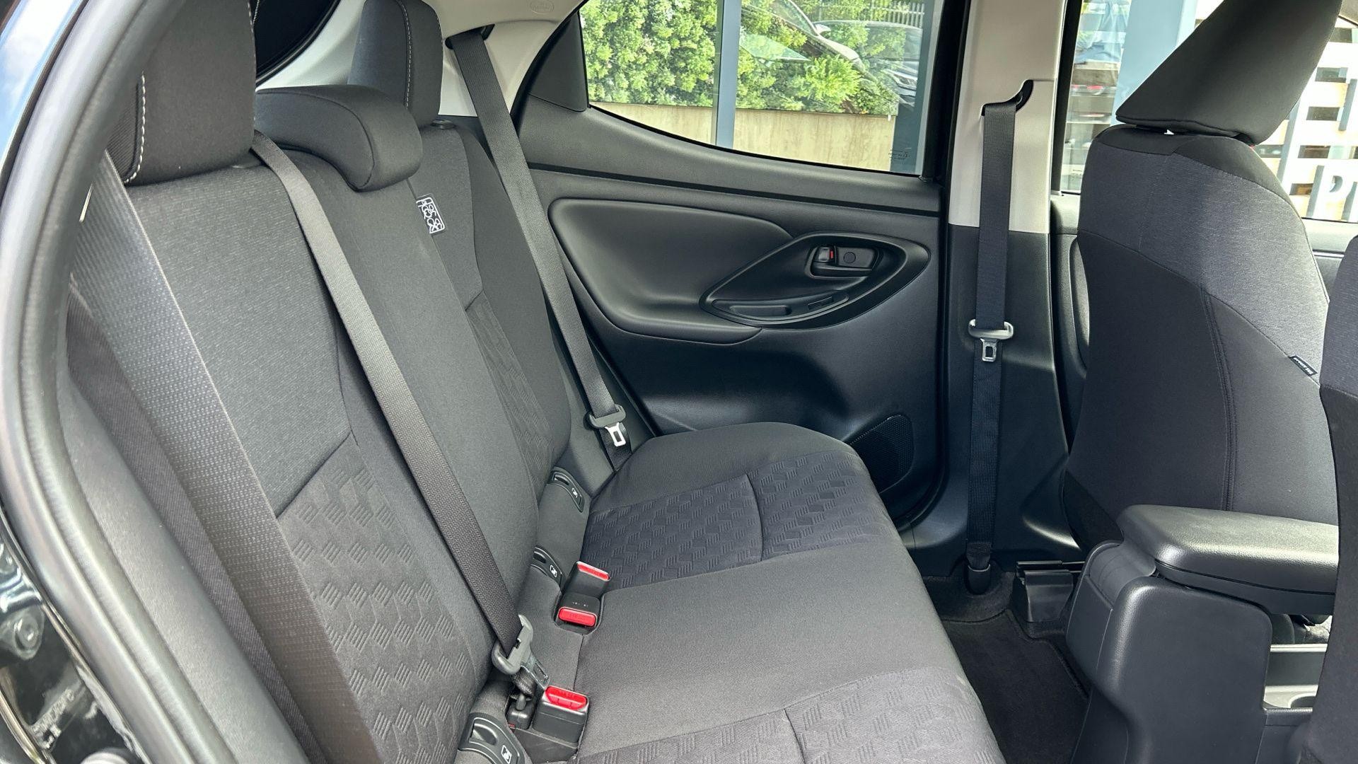 Toyota Yaris Image 18