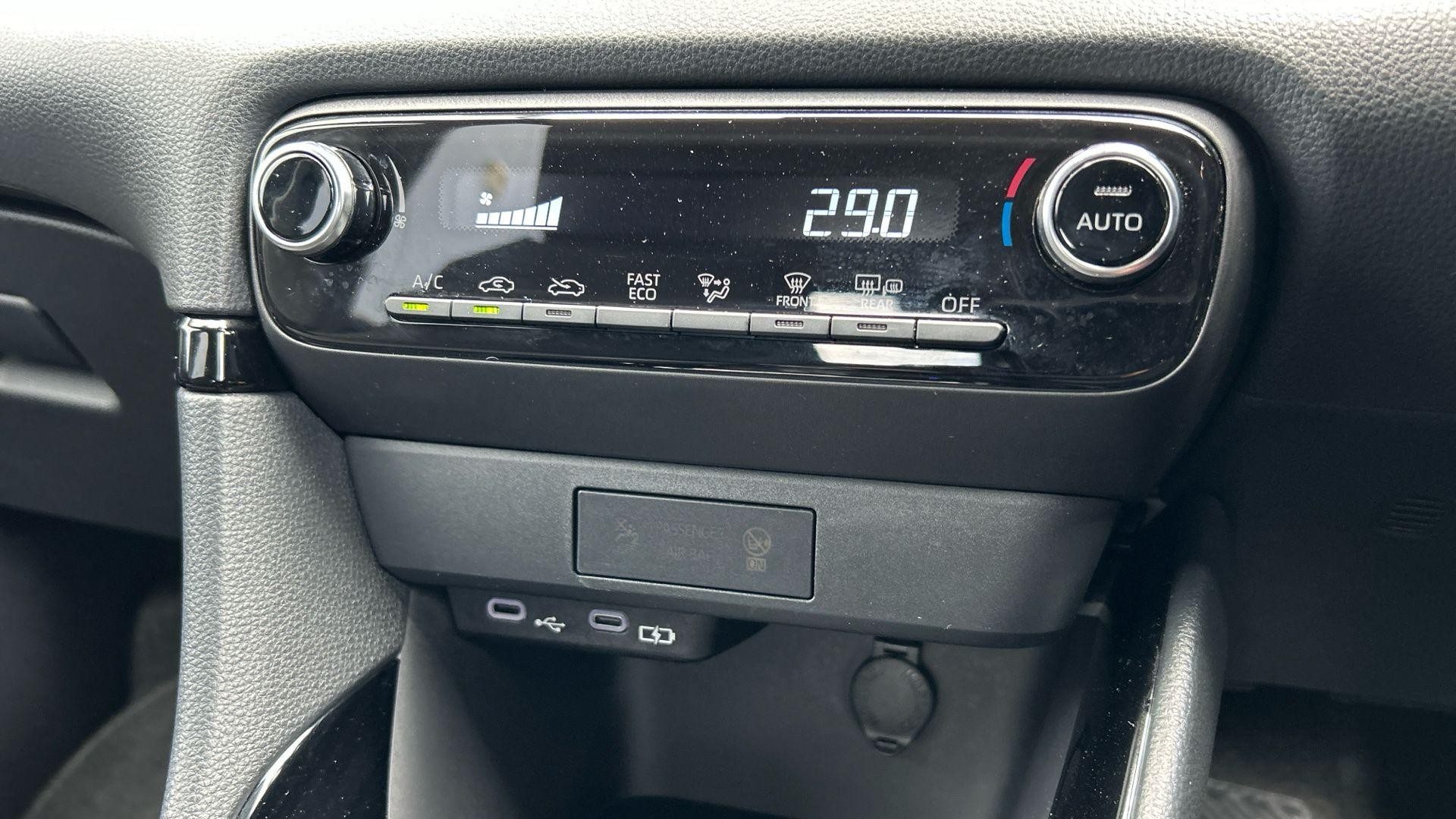 Toyota Yaris Image 31