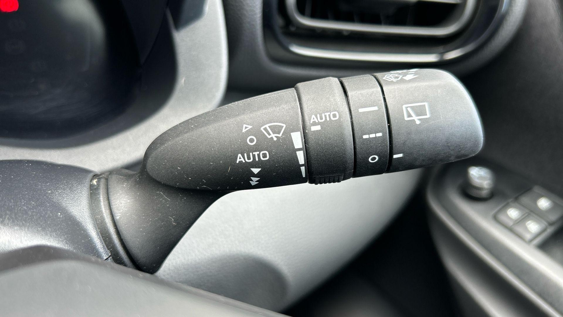 Toyota Yaris Image 37
