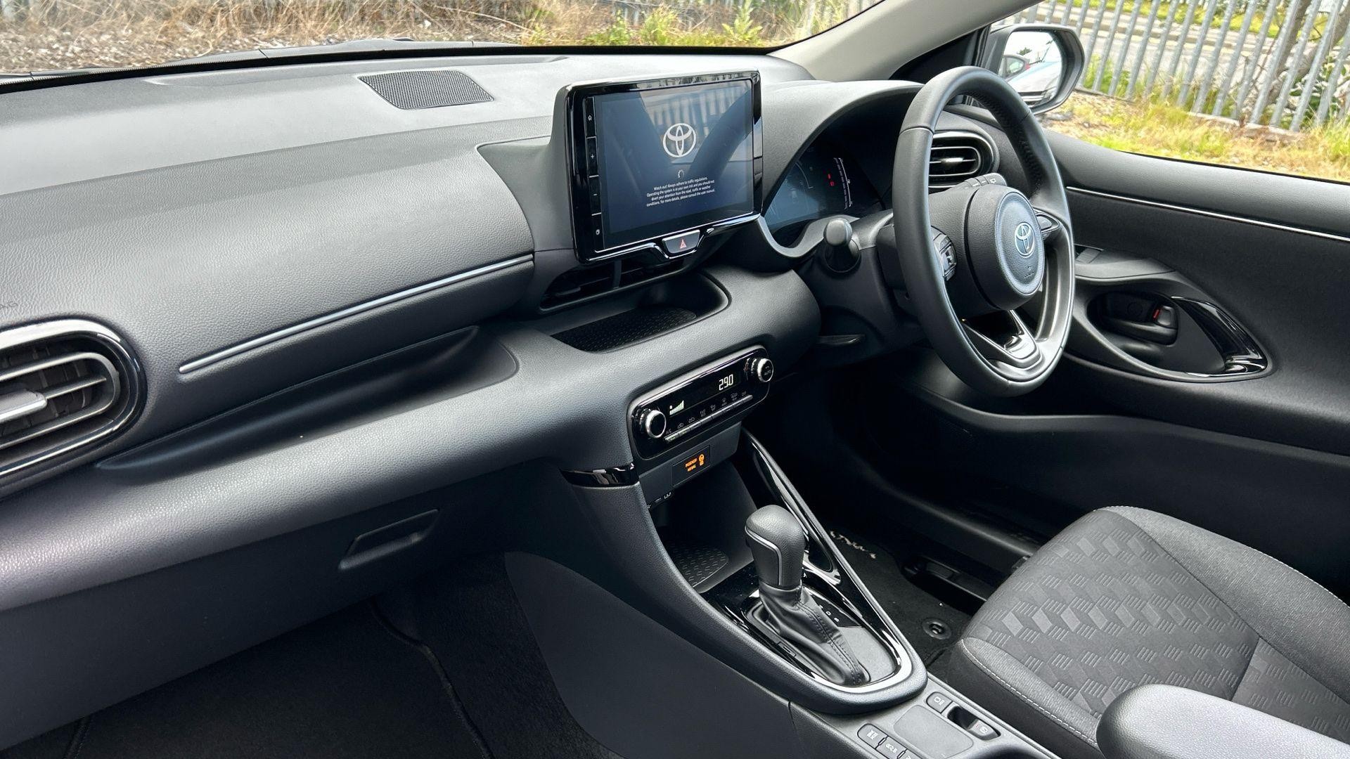 Toyota Yaris Image 40