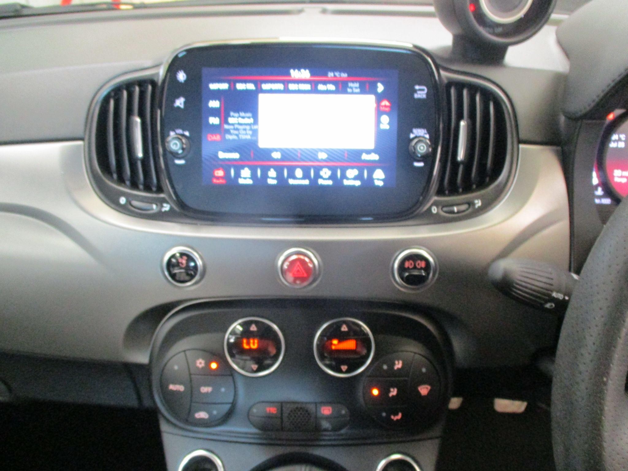 Abarth 595 Image 20