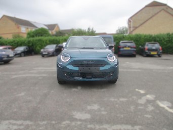 Fiat 600 1.2 MHEV e-DCT Euro 6 (s/s) 5dr null Image 2