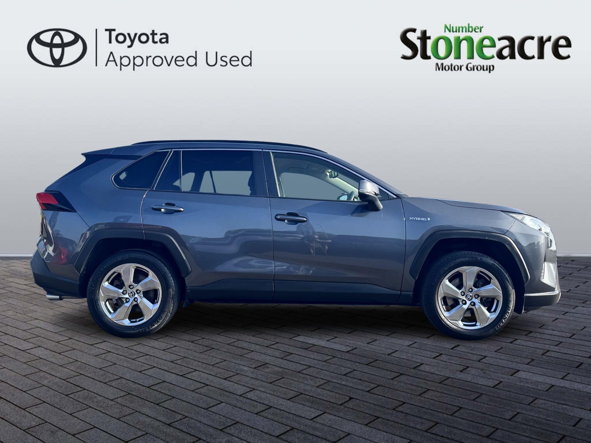 Toyota RAV4 Image 2
