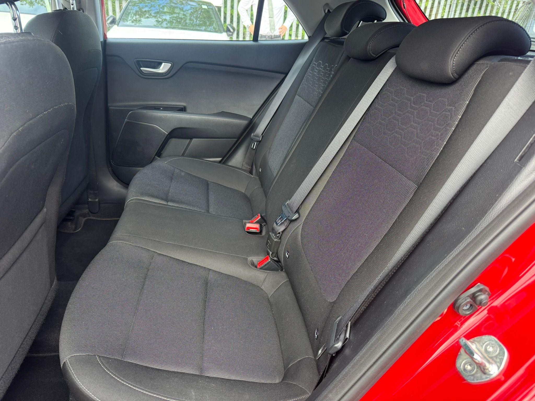 Kia Rio Image 12
