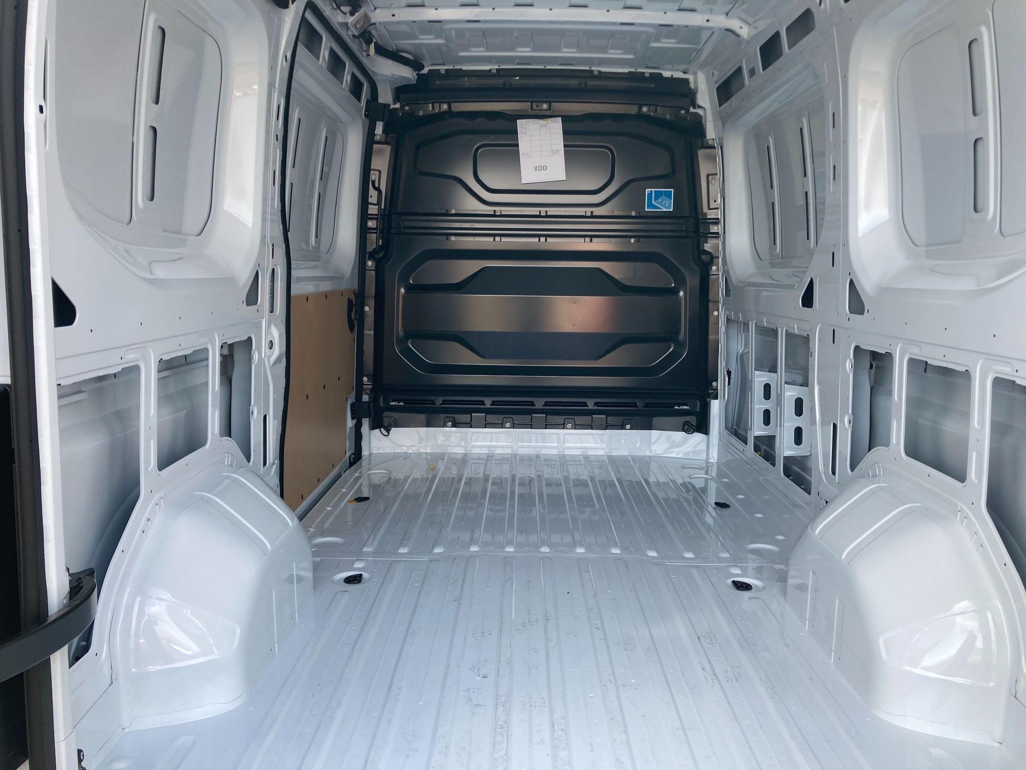 Nissan Interstar Image 10