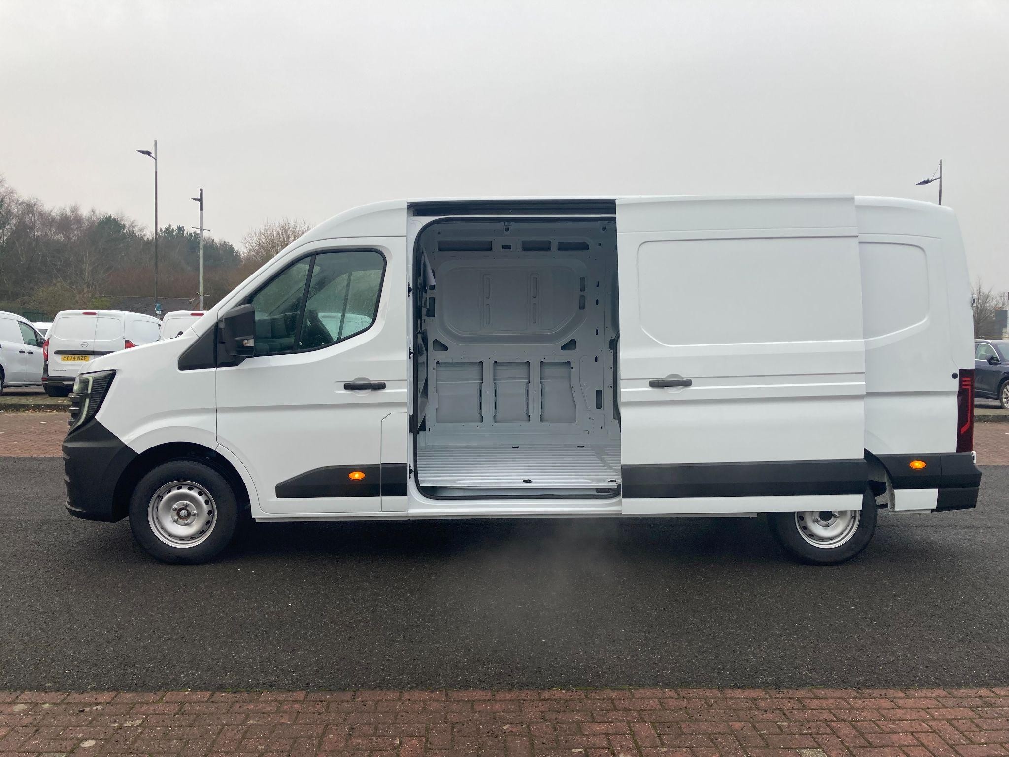 Nissan Interstar Image 6
