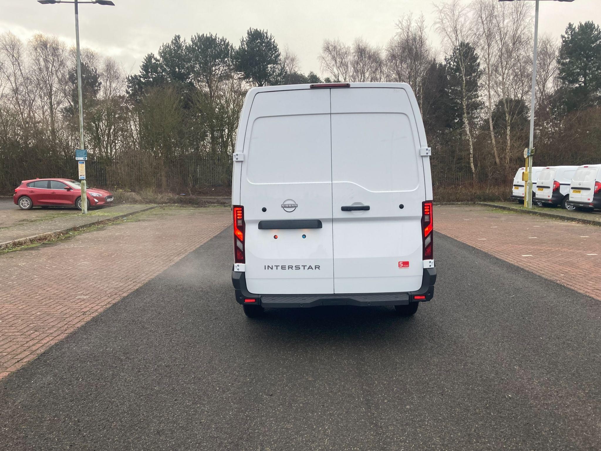 Nissan Interstar Image 8
