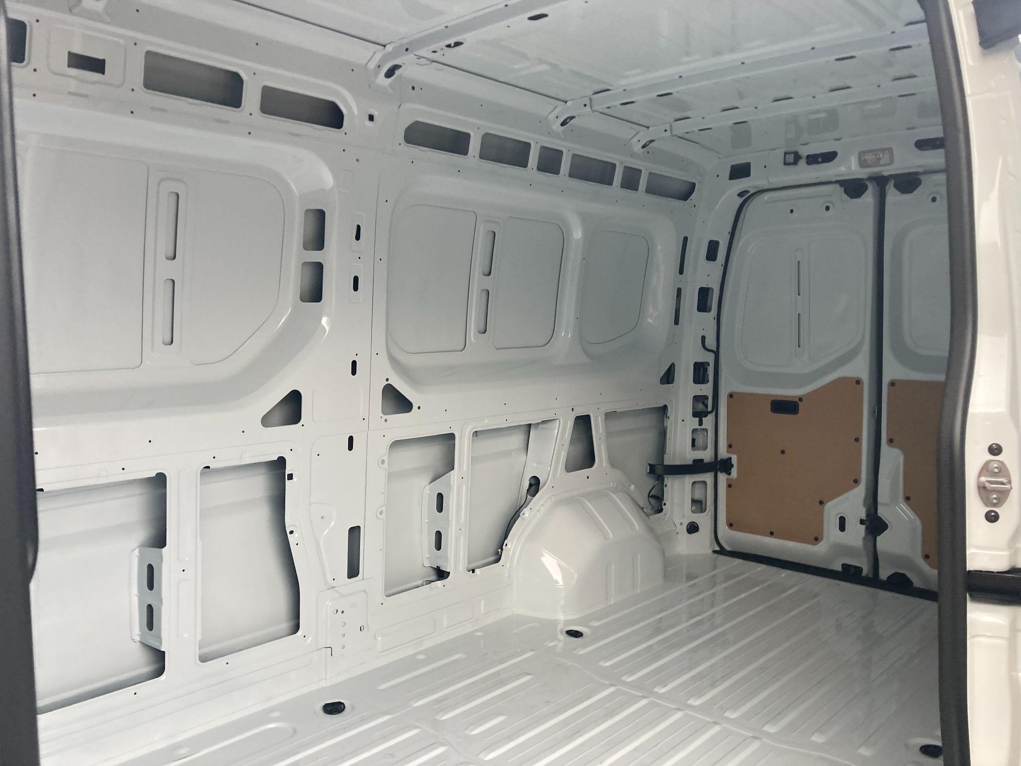 Nissan Interstar Image 14