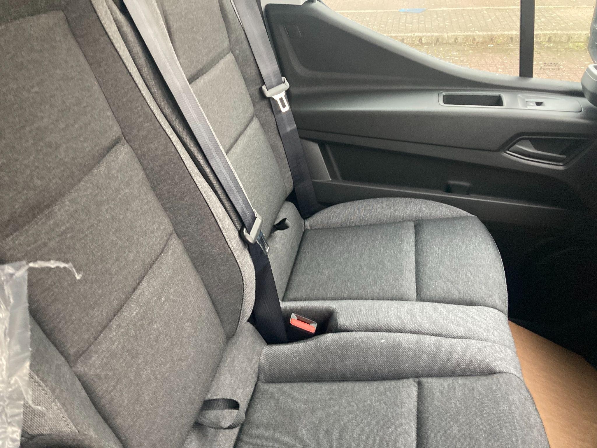 Nissan Interstar Image 16