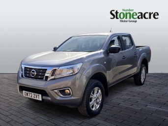 Nissan Navara 2.3 dCi Acenta 4WD Euro 6 (s/s) 4dr OW72ZVT Image 3