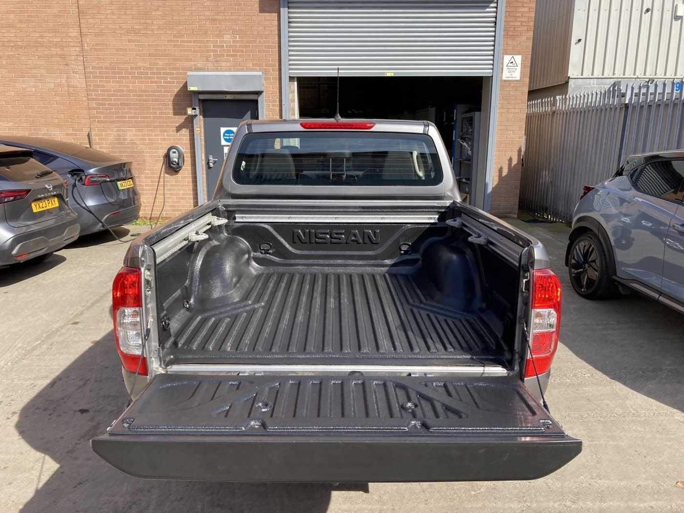 Nissan Navara Image 12