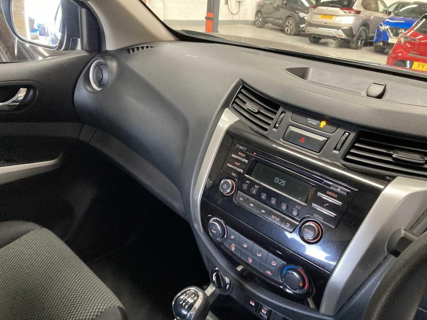 Nissan Navara Image 46