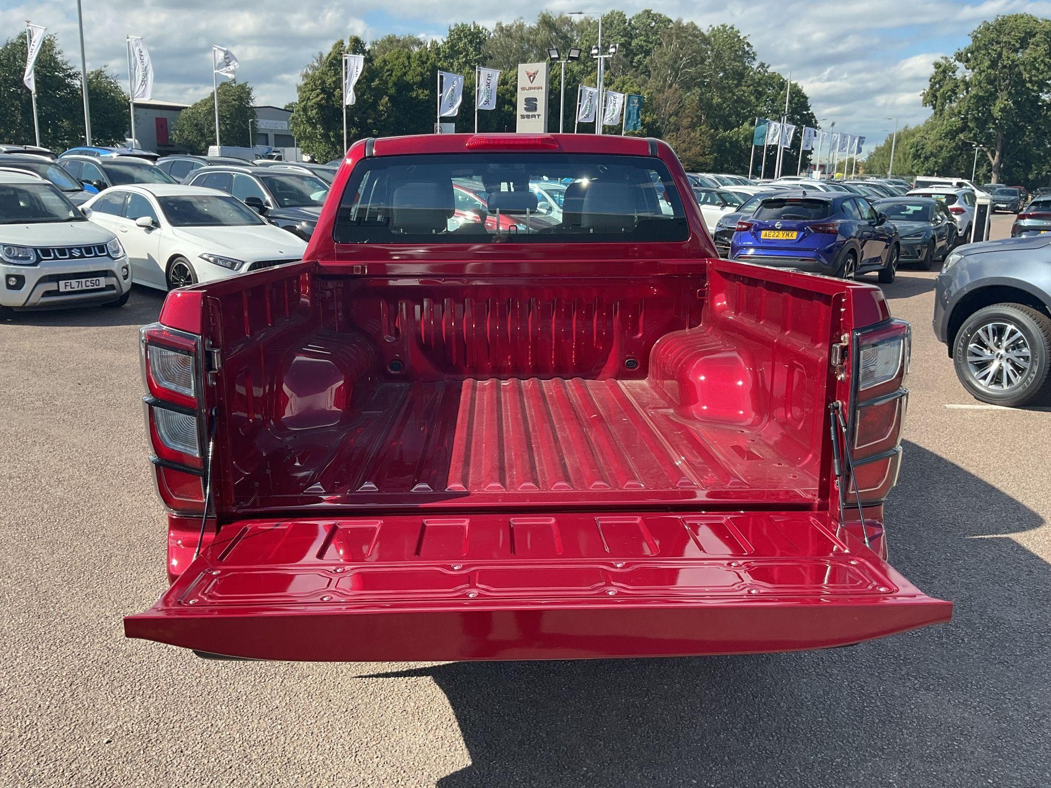 Isuzu D-Max DL40 Image 10
