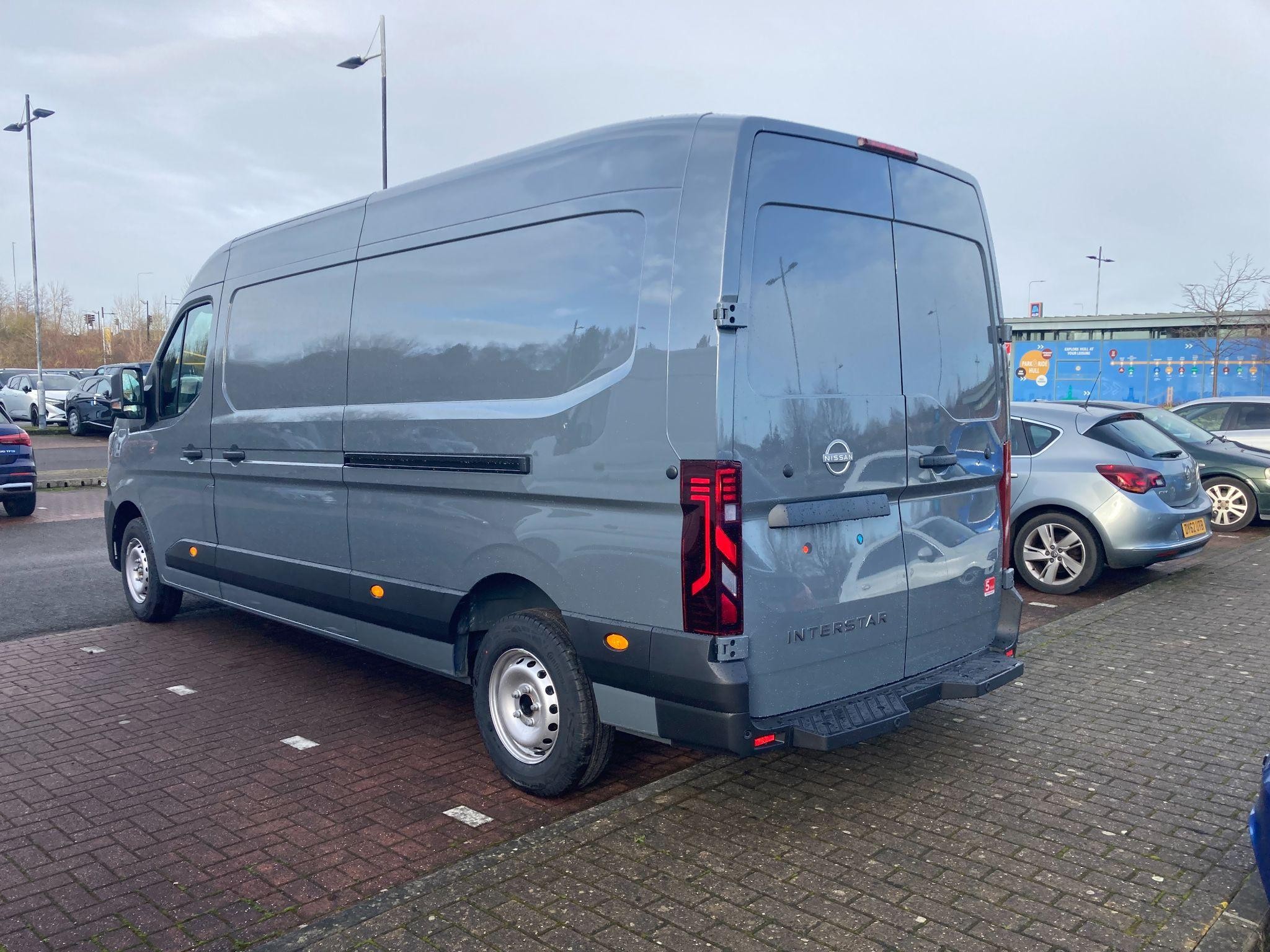 Nissan Interstar Image 4