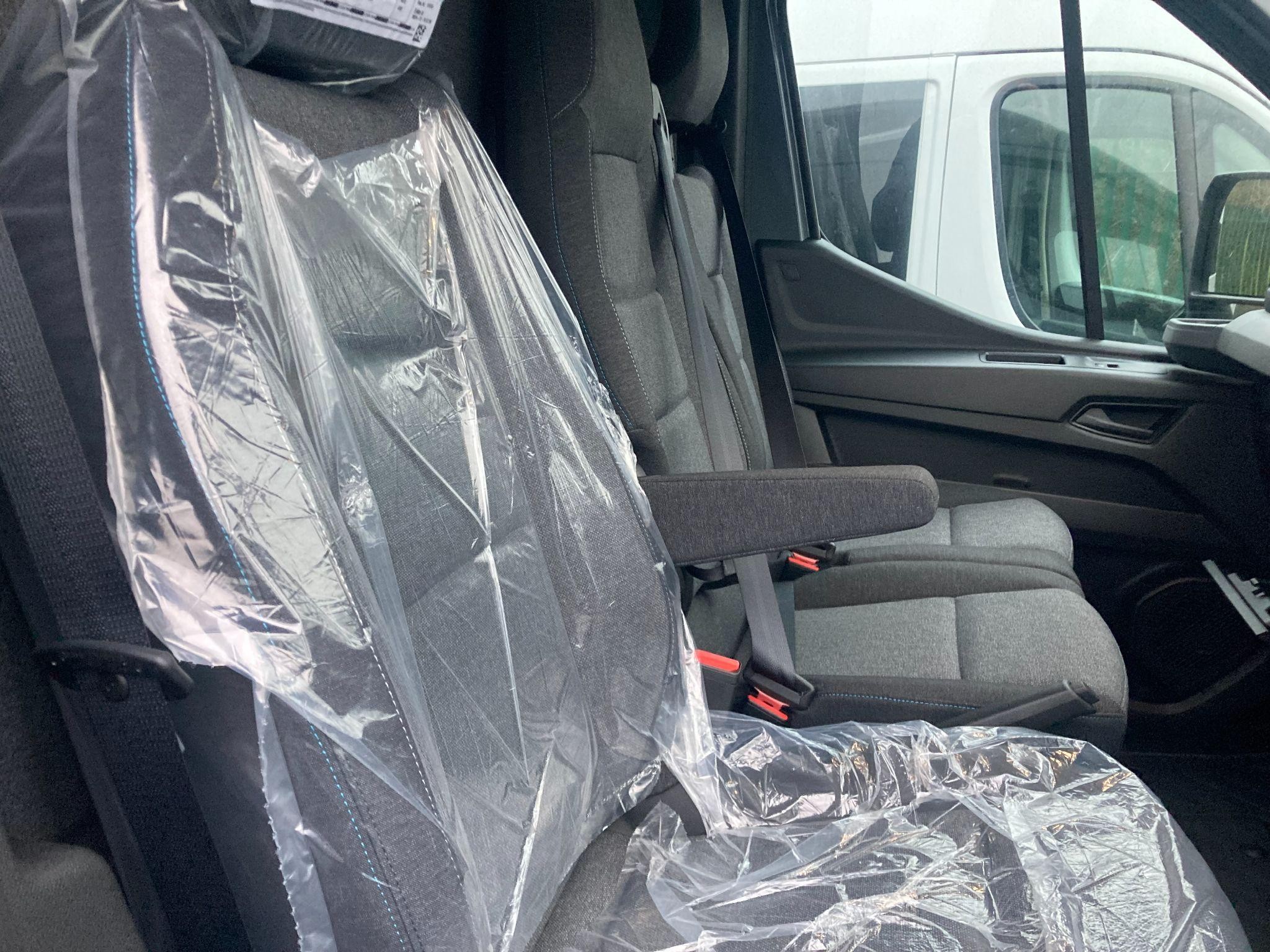 Nissan Interstar Image 10