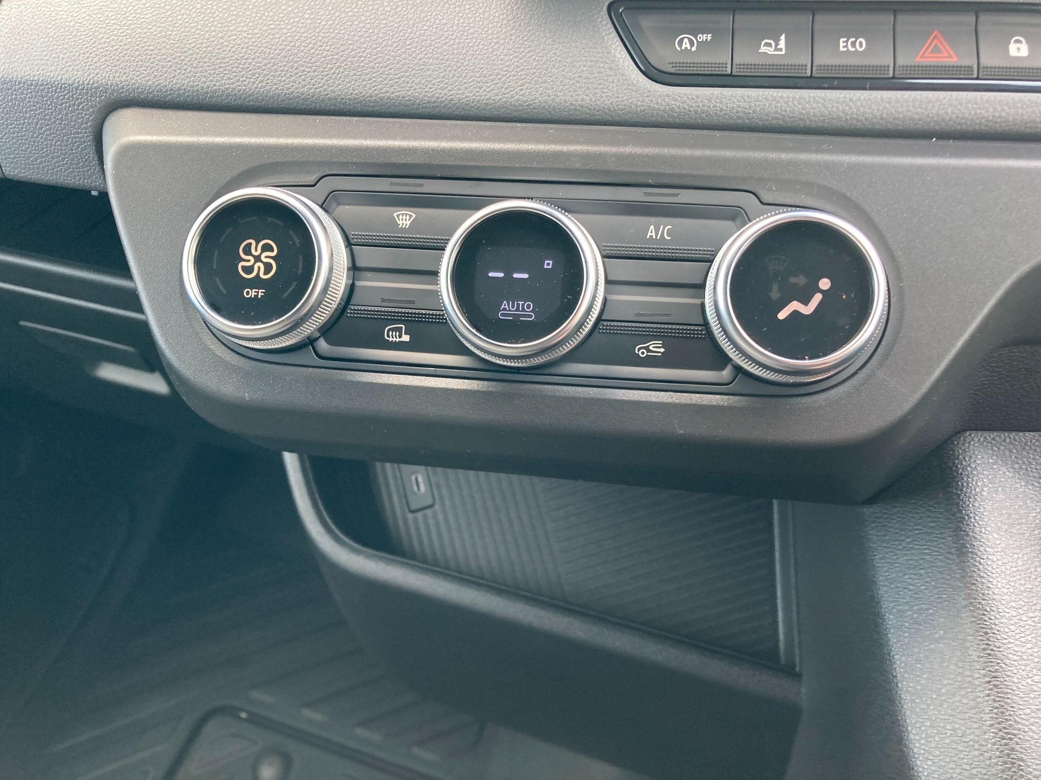 Nissan Interstar Image 11