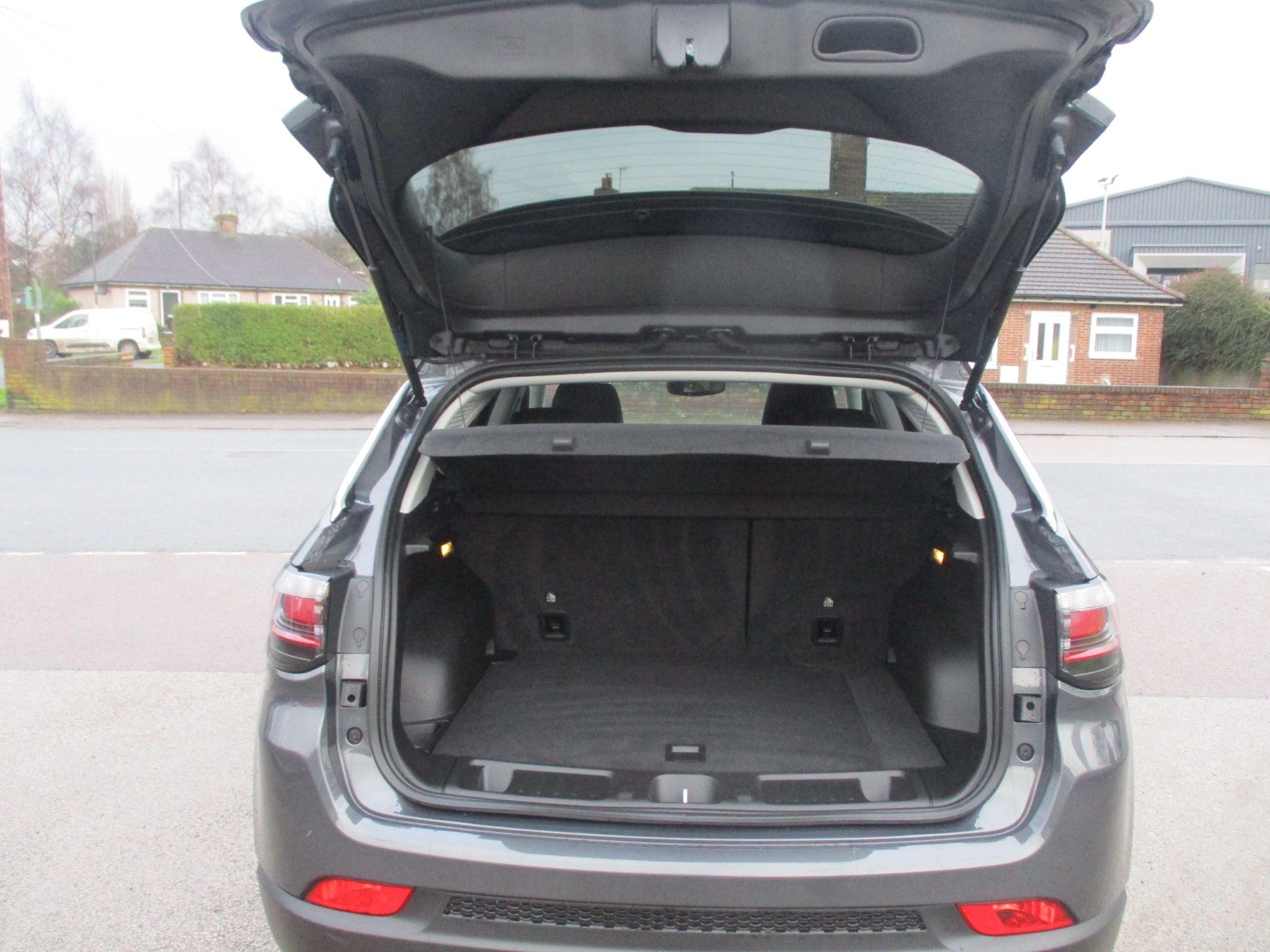 Jeep Compass Image 12