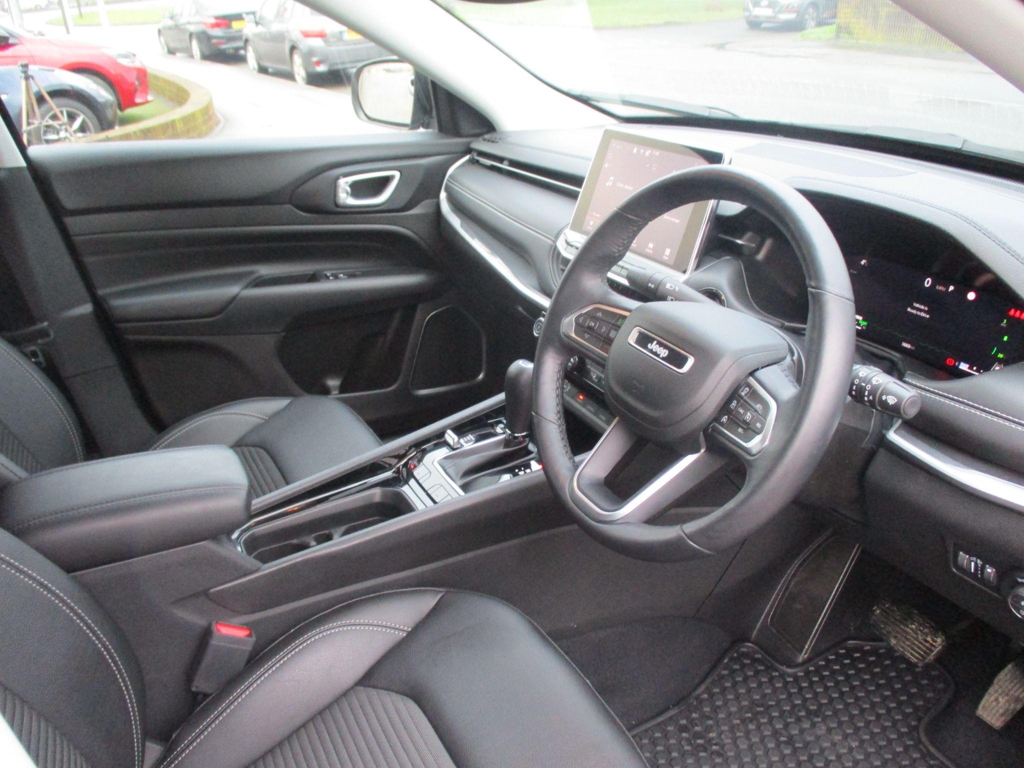 Jeep Compass Image 16