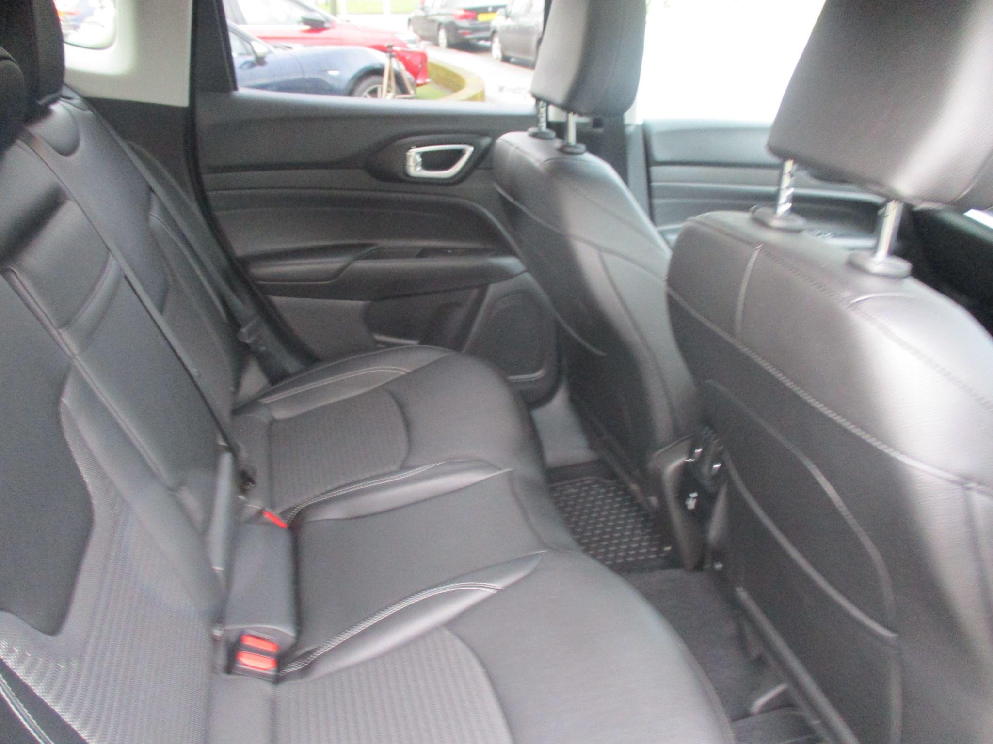 Jeep Compass Image 17