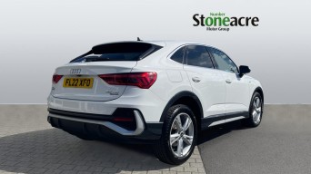 Audi Q3 2.0 TDI 35 S line Sportback S Tronic quattro Euro 6 (s/s) 5dr FL22XFO Image 2