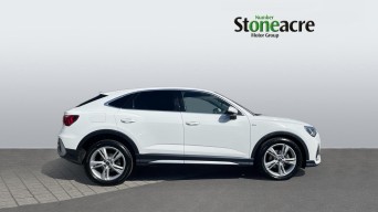 Audi Q3 2.0 TDI 35 S line Sportback S Tronic quattro Euro 6 (s/s) 5dr FL22XFO Image 3