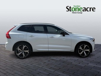 Volvo XC60 2.0 B4 MHEV R-Design Pro Auto AWD Euro 6 (s/s) 5dr YR22EHN Image 2