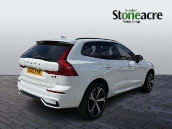Volvo XC60 2.0 B4 MHEV R-Design Pro Auto AWD Euro 6 (s/s) 5dr YR22EHN Image 3