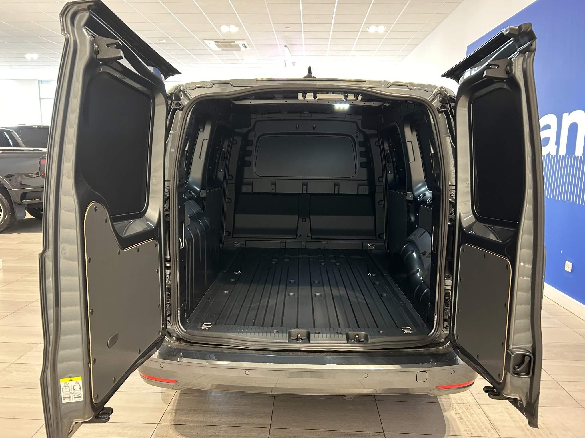 Ford Transit Connect Image 10