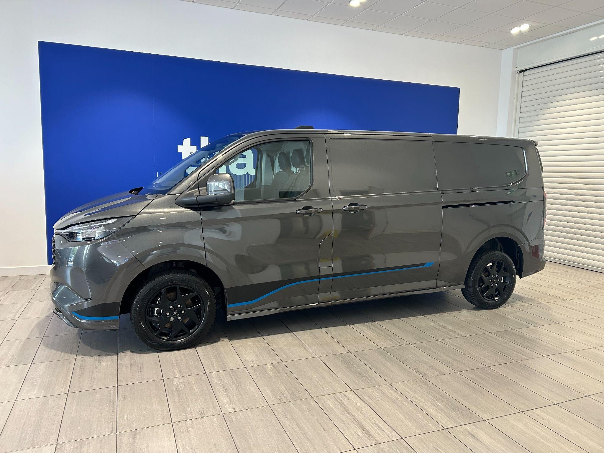Ford Transit Custom Image 1