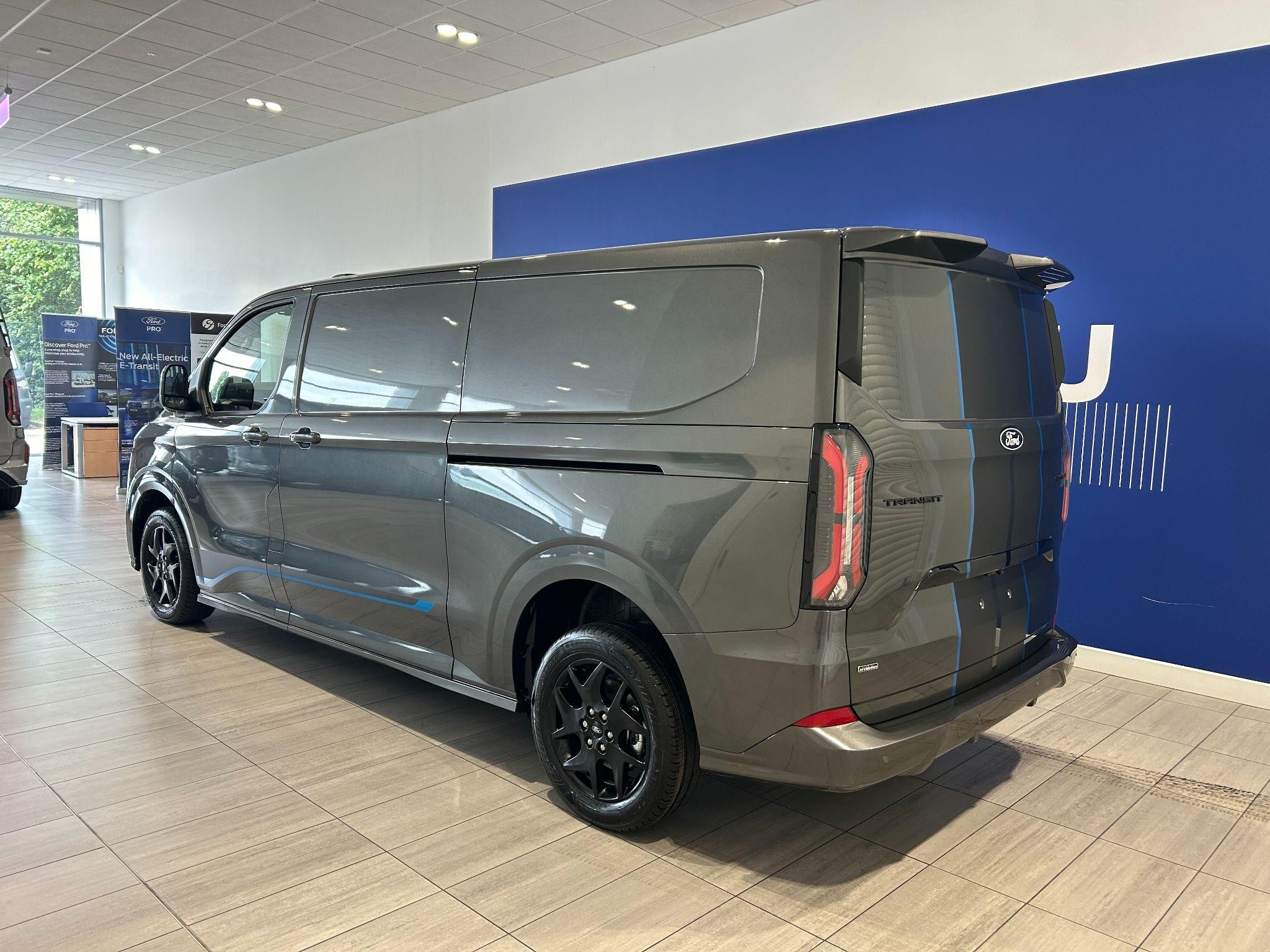 Ford Transit Custom Image 3