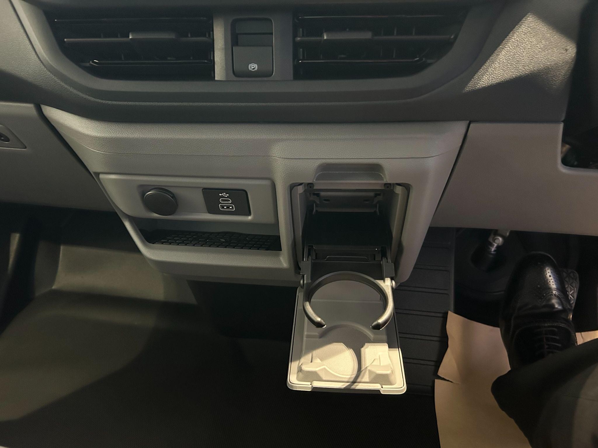 Ford Transit Custom Image 16