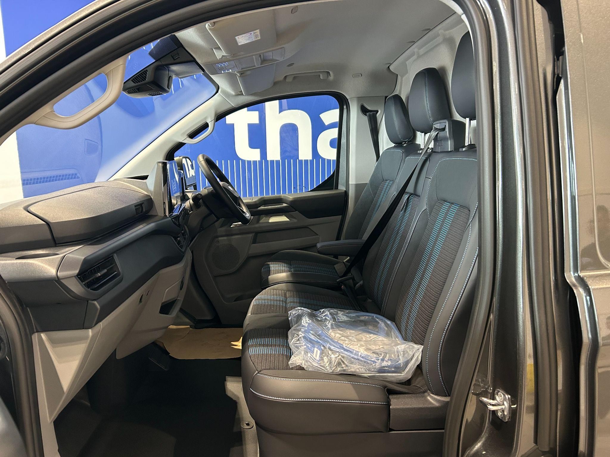 Ford Transit Custom Image 18