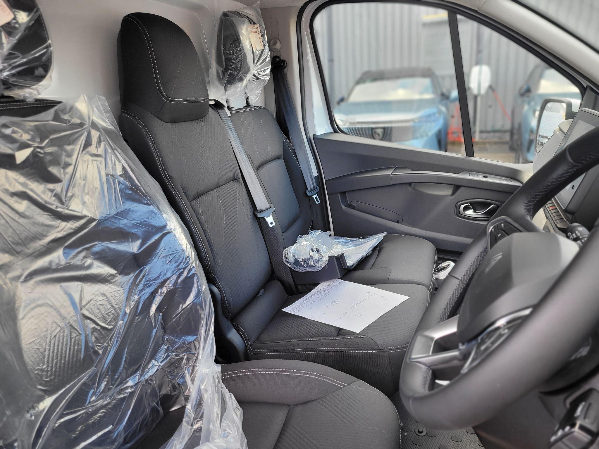 Renault Trafic Image 17