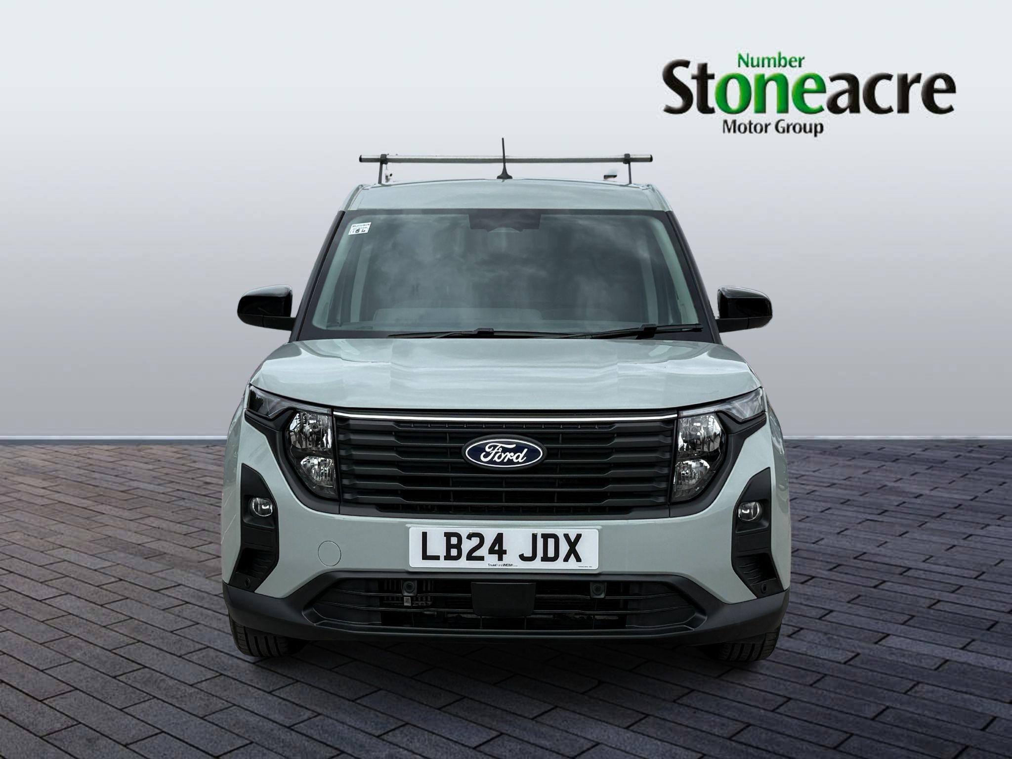 Ford Transit Courier Image 2