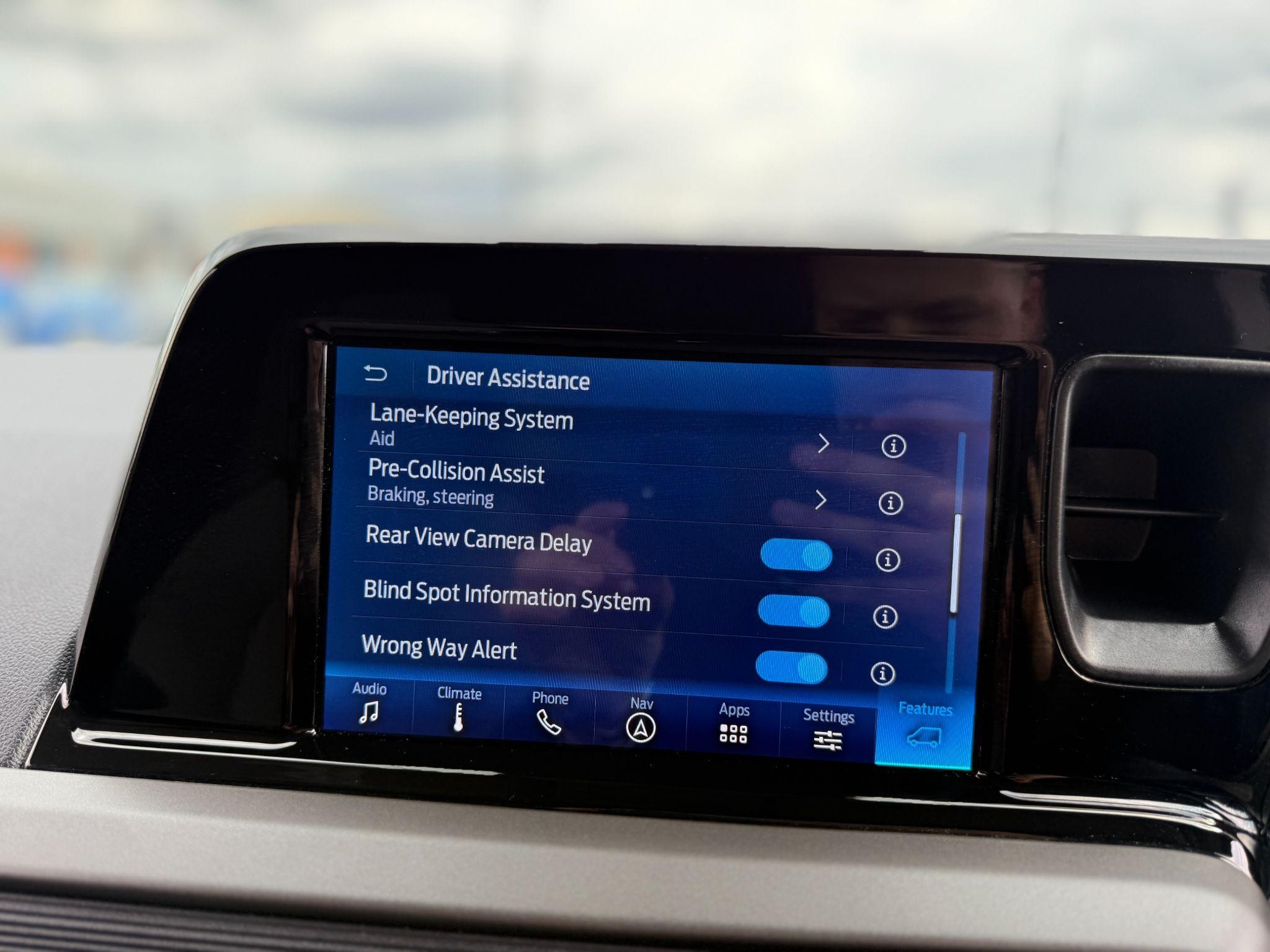 Ford Transit Courier Image 17