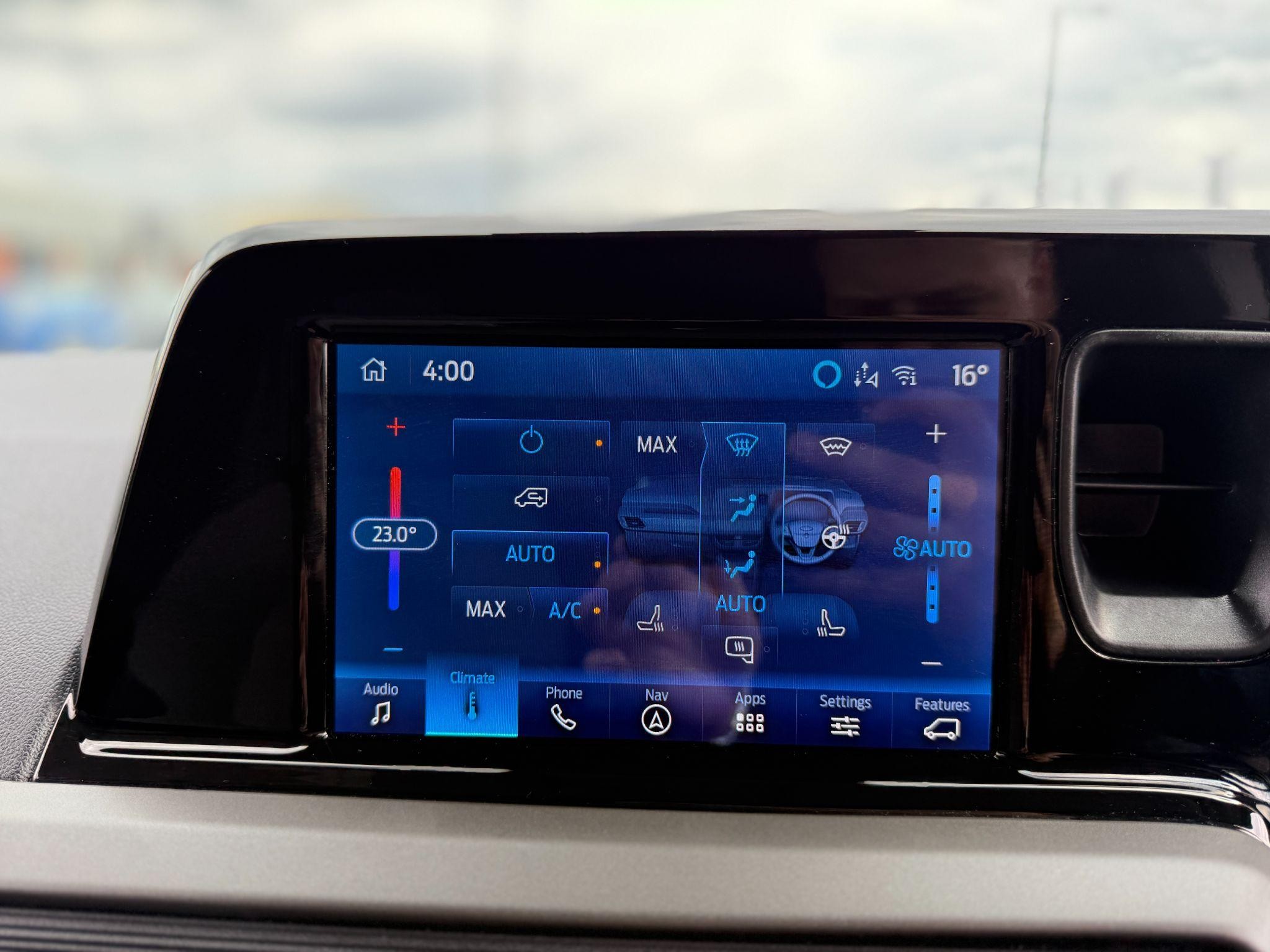 Ford Transit Courier Image 19