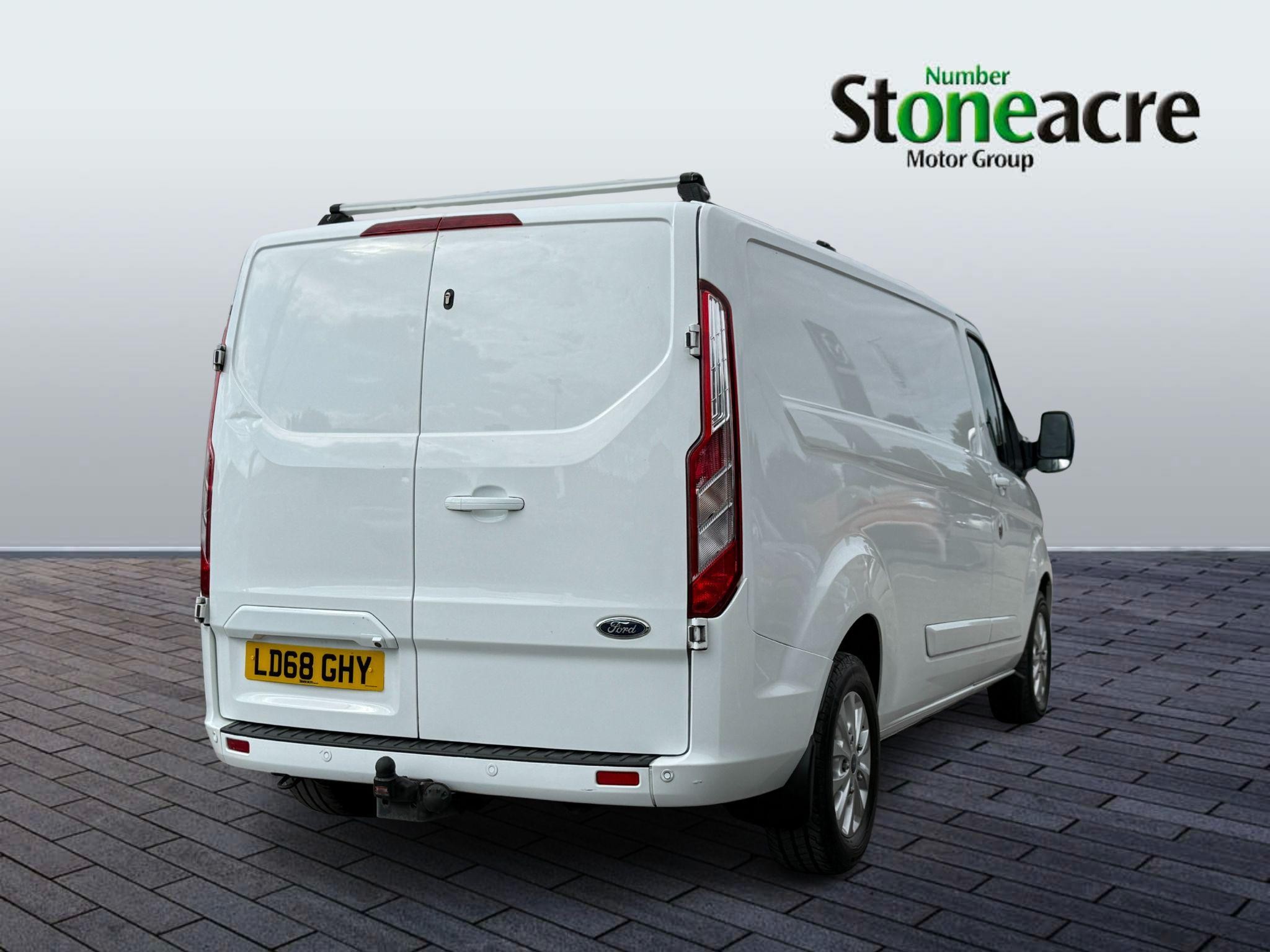 Ford Transit Custom Image 8